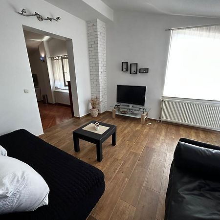 Apartments Petrovic Pirovac Esterno foto