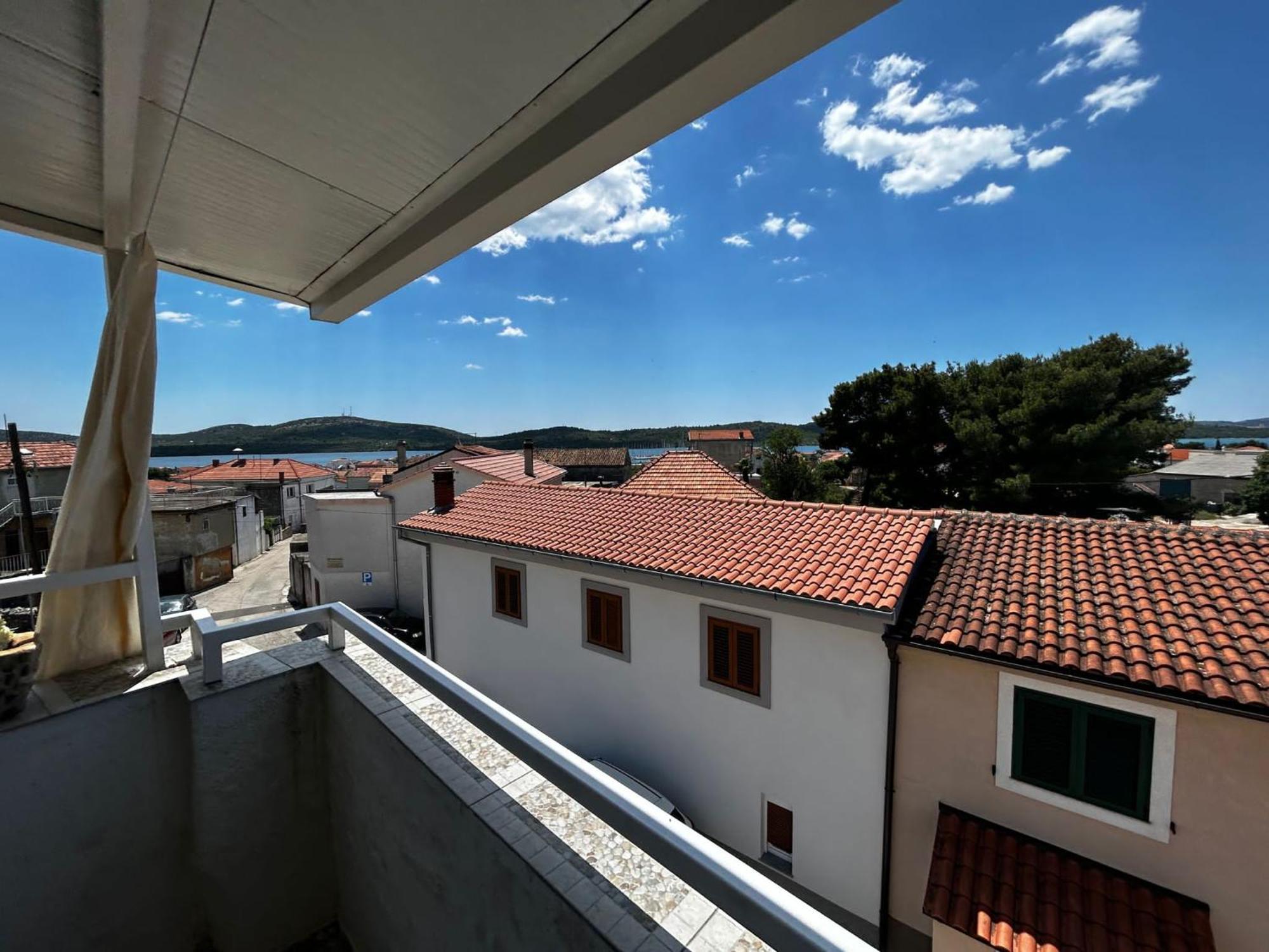 Apartments Petrovic Pirovac Esterno foto