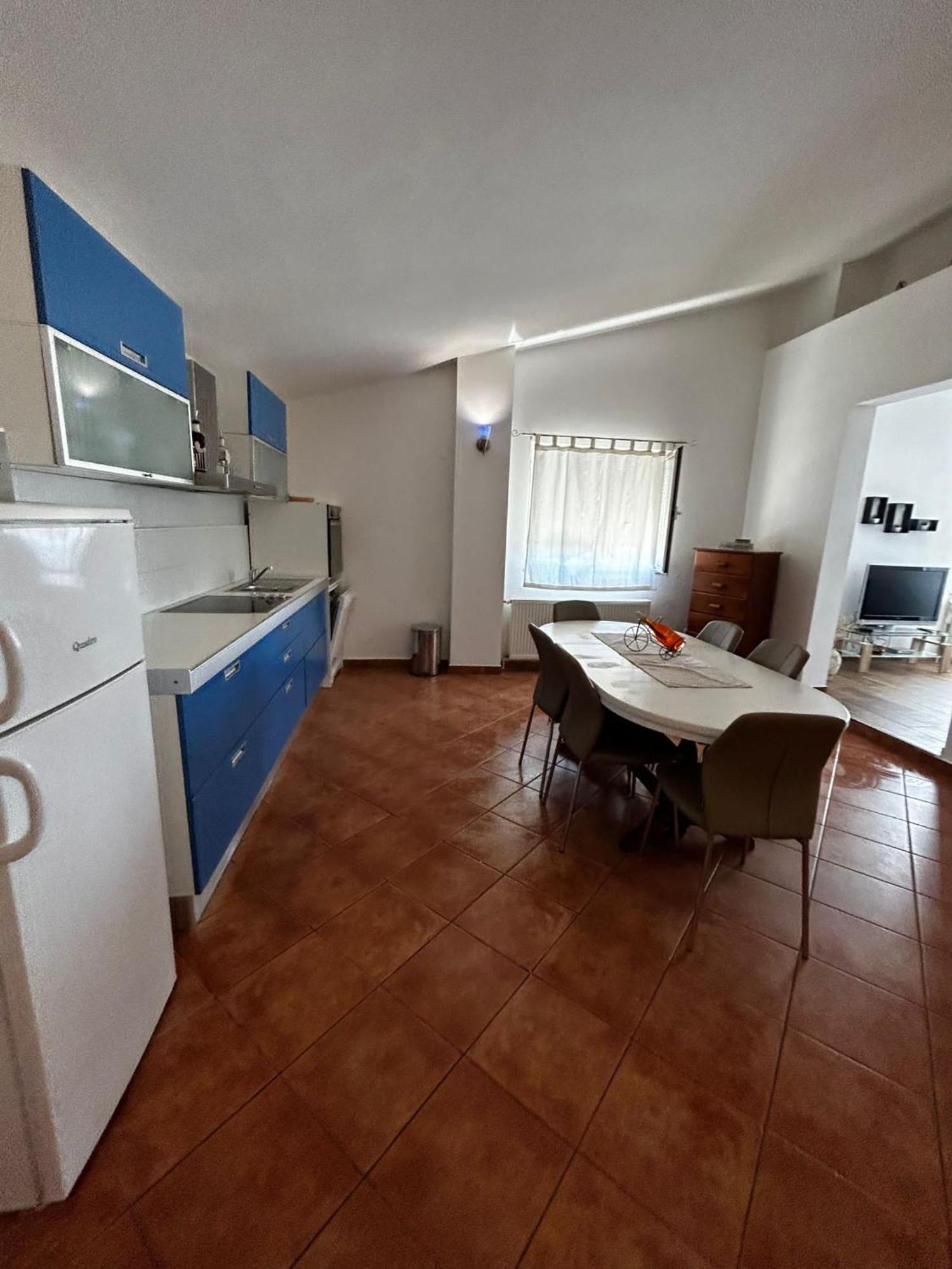 Apartments Petrovic Pirovac Esterno foto